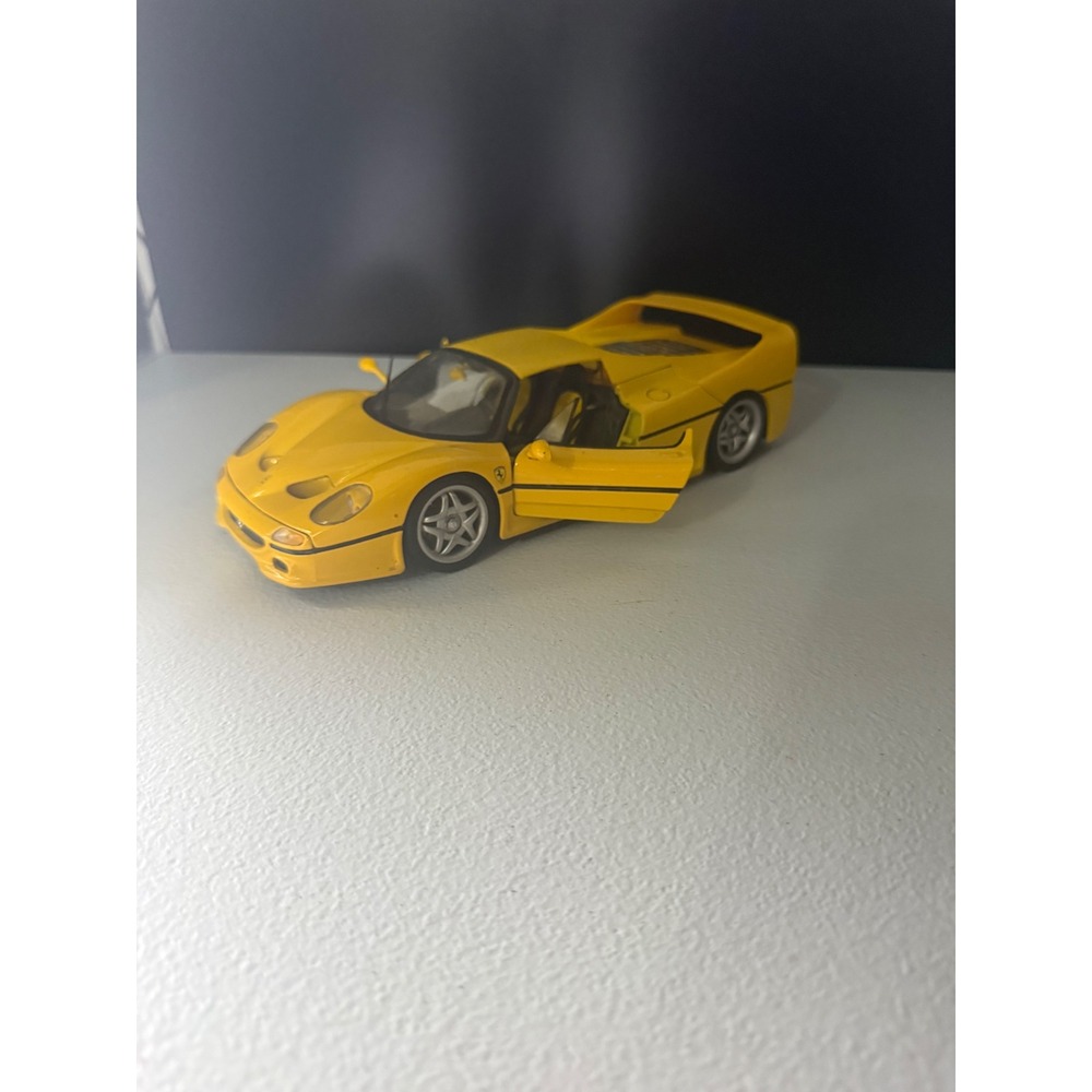 Maisto Ferrari F50 Yellow Diecast Model Car 1/18 Scale Special Edition